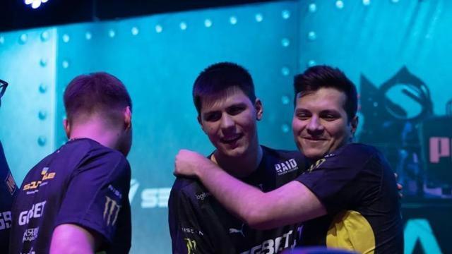 上展现了他 上展现了他